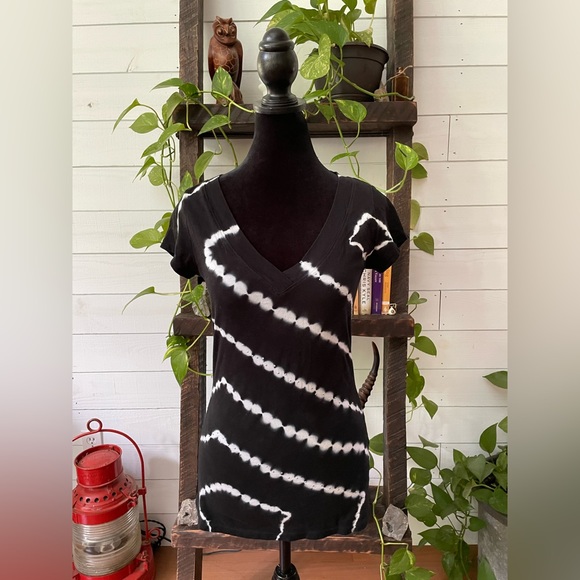 INC International Concepts: Short Sleeve Tee Shirt with embellishments - Picture 17 of 17